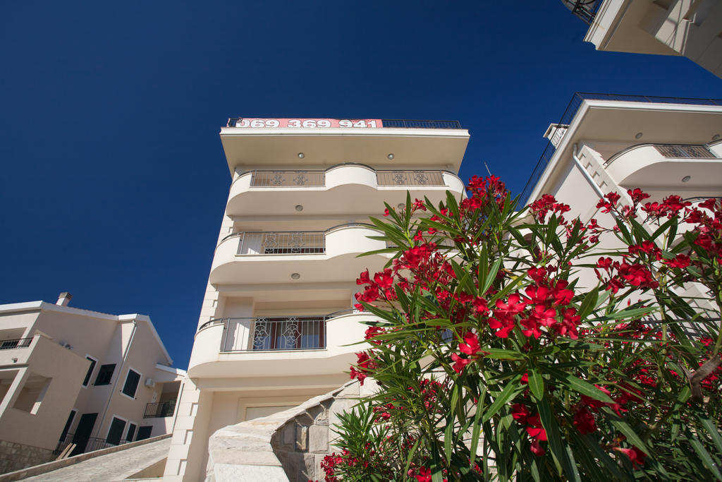 St.George Apartments Петровац Экстерьер фото